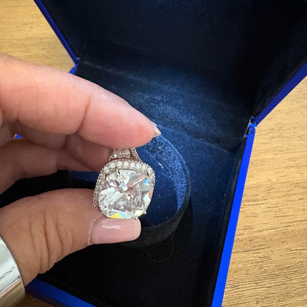 Elegant Silver Women's Ring